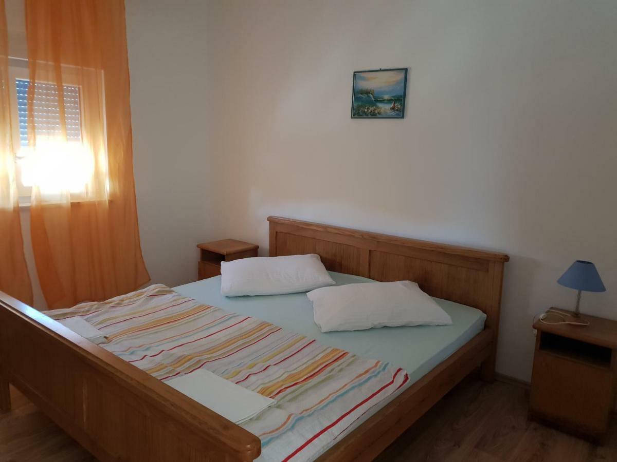 Apartman Nicolle Brzac Екстериор снимка